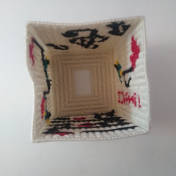 Music themed Tissue Box - crochet style/plastic canvas - Picture 8 of 12